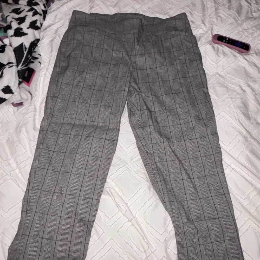STRETCHY ANKLE LENGTH PANTS W/ POCKETS